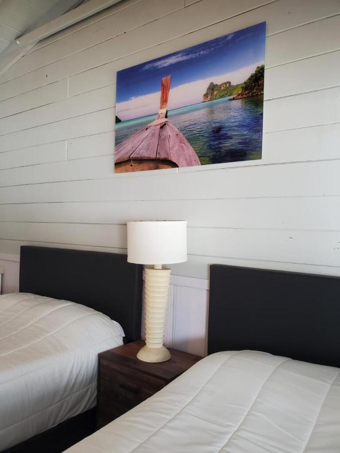 Hollywood Gardens Inn & Suites Экстерьер фото
